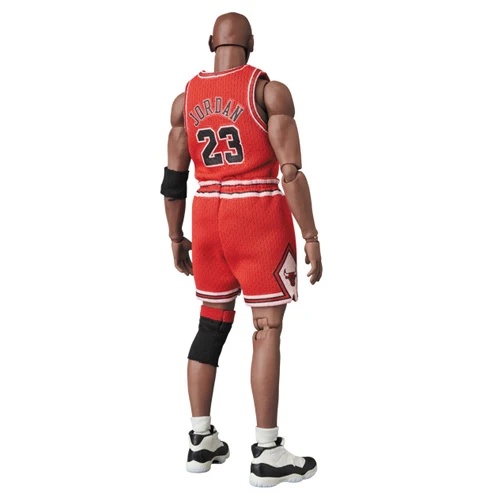 MAFEX-MICHAEL JORDAN-CHICAGO BULLS-MEDICOM TOY - immagine 2